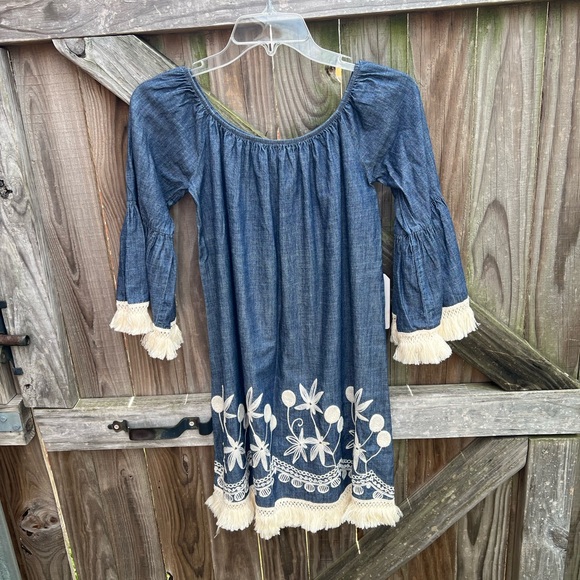 Shyanne Dresses & Skirts - Shyanne denim off shoulder dress